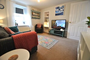 Living area - Sandpiper Cottage- Coastal hideaway (Anstruther)