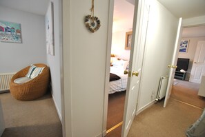 2 chambres, fer et planche à repasser, Wi-Fi gratuit, draps fournis