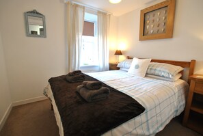 2 bedrooms, iron/ironing board, free WiFi, bed sheets - Sandpiper Cottage- Coastal hideaway (Anstruther)