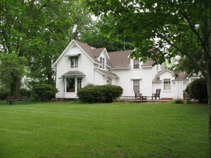Exterior - Jane's Room in the Historic Garst Farmhouse at Whiterock Conservancy (Coon Rapids)