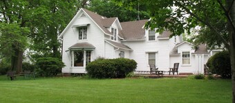 Jane's Room in the Historic Garst Farmhouse at Whiterock Conservancy