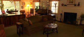 Jane's Room in the Historic Garst Farmhouse at Whiterock Conservancy