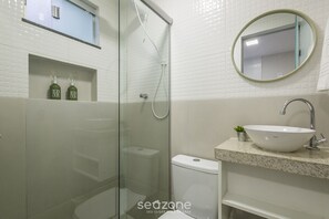 Appartement de base | Salle de bain | Douche