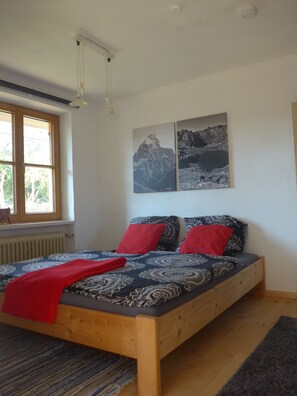 Bügeleisen/Bügelbrett, WLAN, Bettwäsche