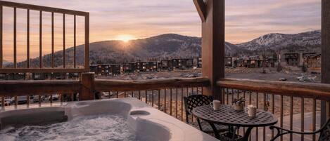 Apartment (4 Bedrooms) | Front of property