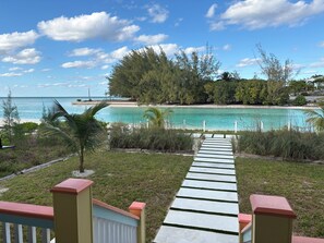 Property grounds - 2-bedroom beach house in fabulous Spanish Well with best swimming waters 24/7 (Spanish Well)