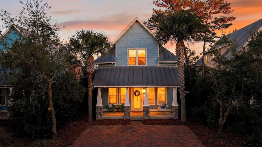 🌴 Private Backyard Minutes to 30A + Beaches Golf Cart + Bikes Classic Court by Avantstay