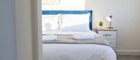 4 bedrooms, iron/ironing board, free WiFi, bed sheets