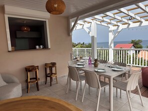 Outdoor dining - Villa Casarhum972 - 180° panoramic sea view, swimming pool & all on foot in Les Anses (Les Anses-d'Arlet)