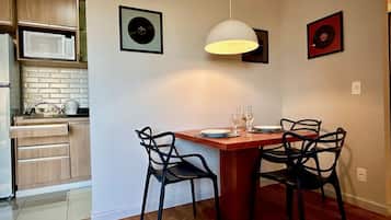 Apartment | Dining