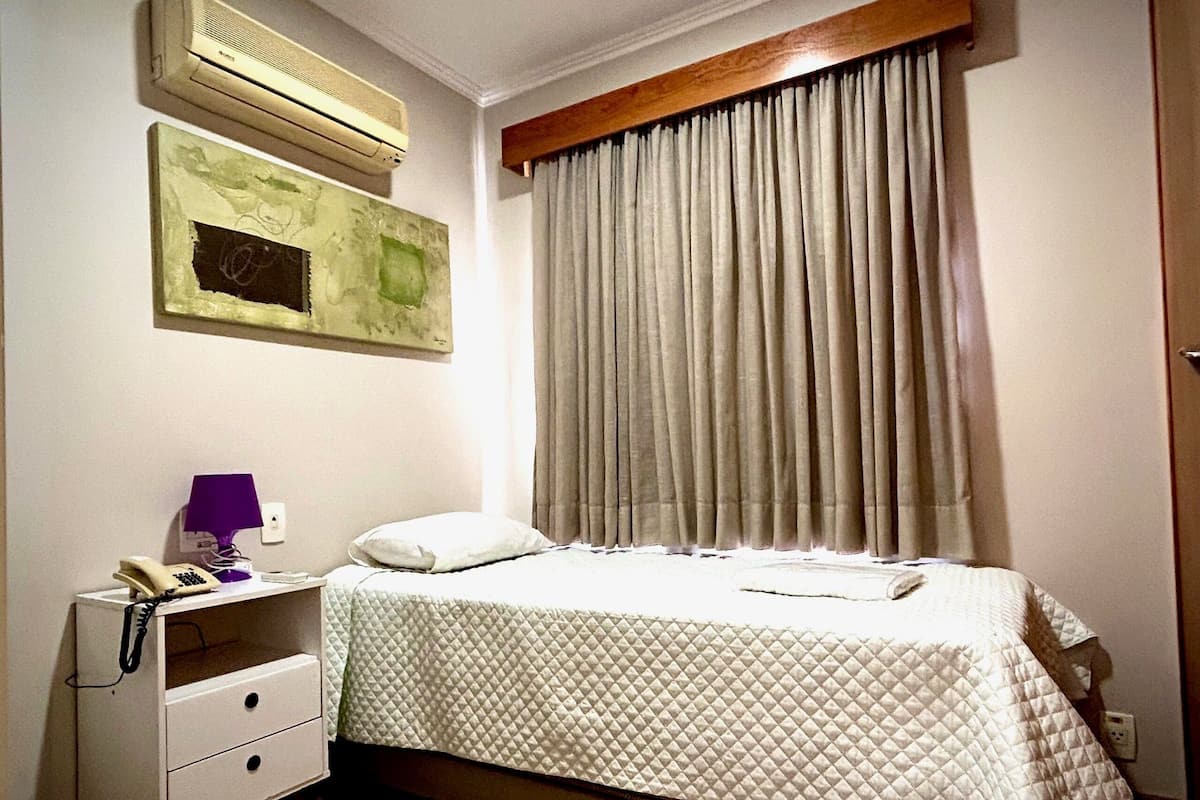 Laptop workspace, blackout curtains, iron/ironing board, free WiFi