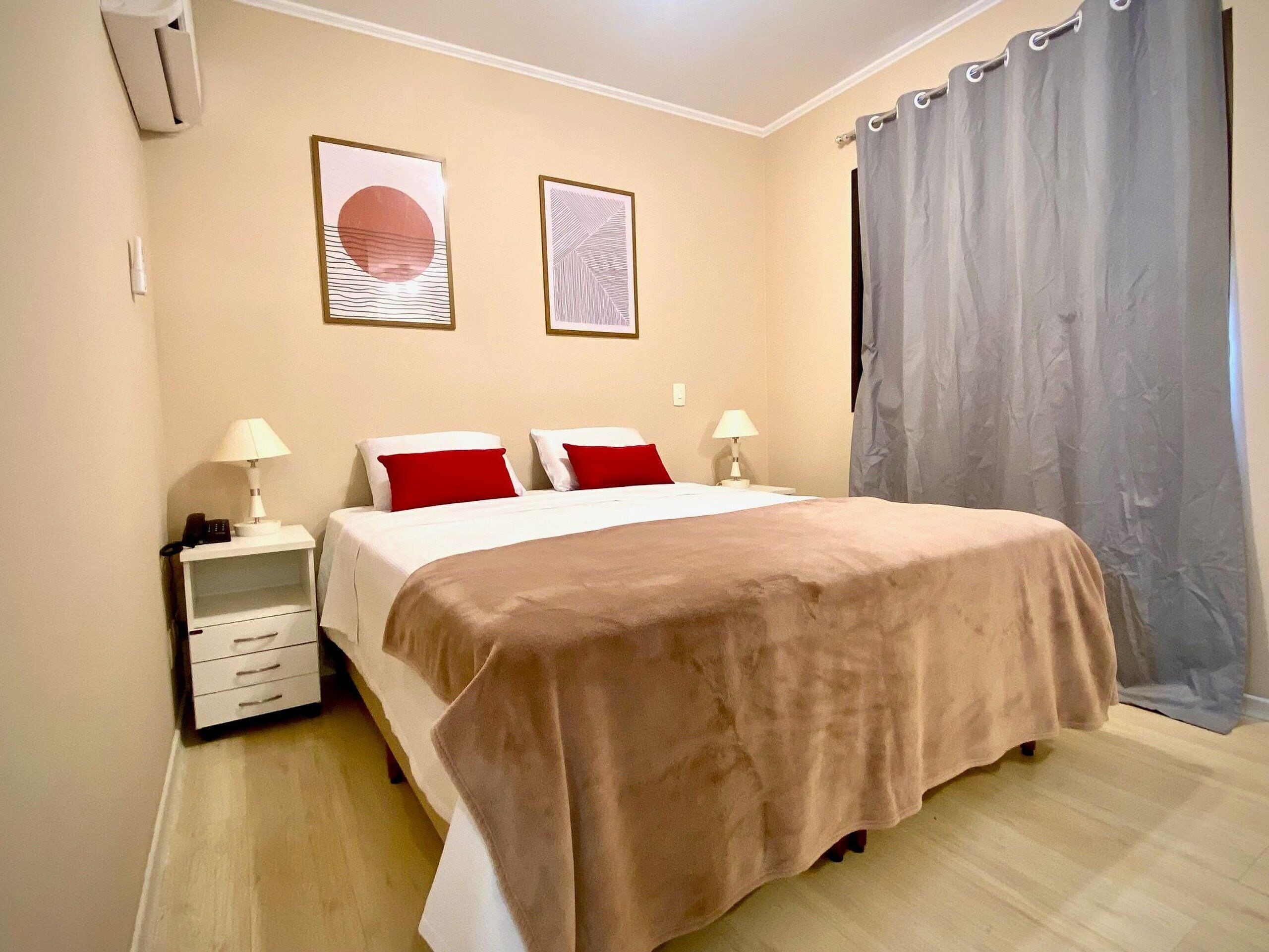 Appartamento | Postazione laptop, tende oscuranti, ferro/asse da stiro, Wi-Fi gratuito