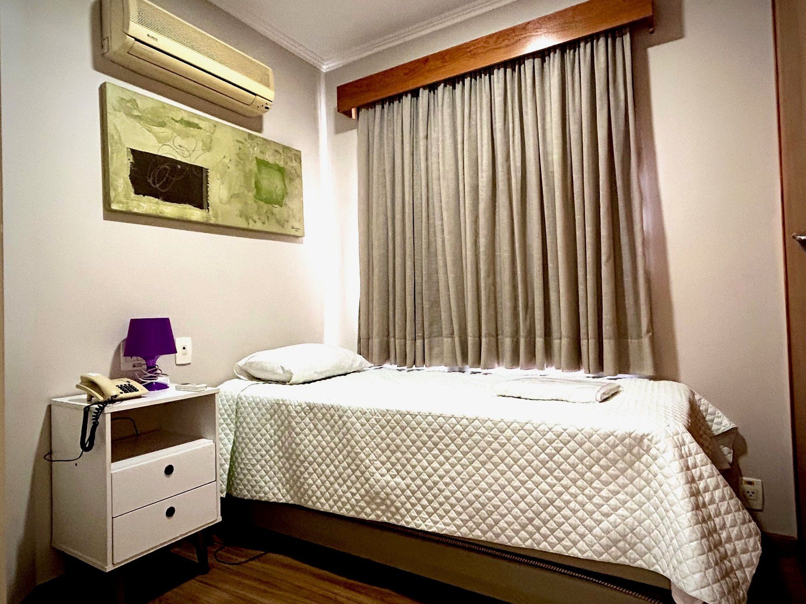 Laptop workspace, blackout drapes, iron/ironing board, free WiFi