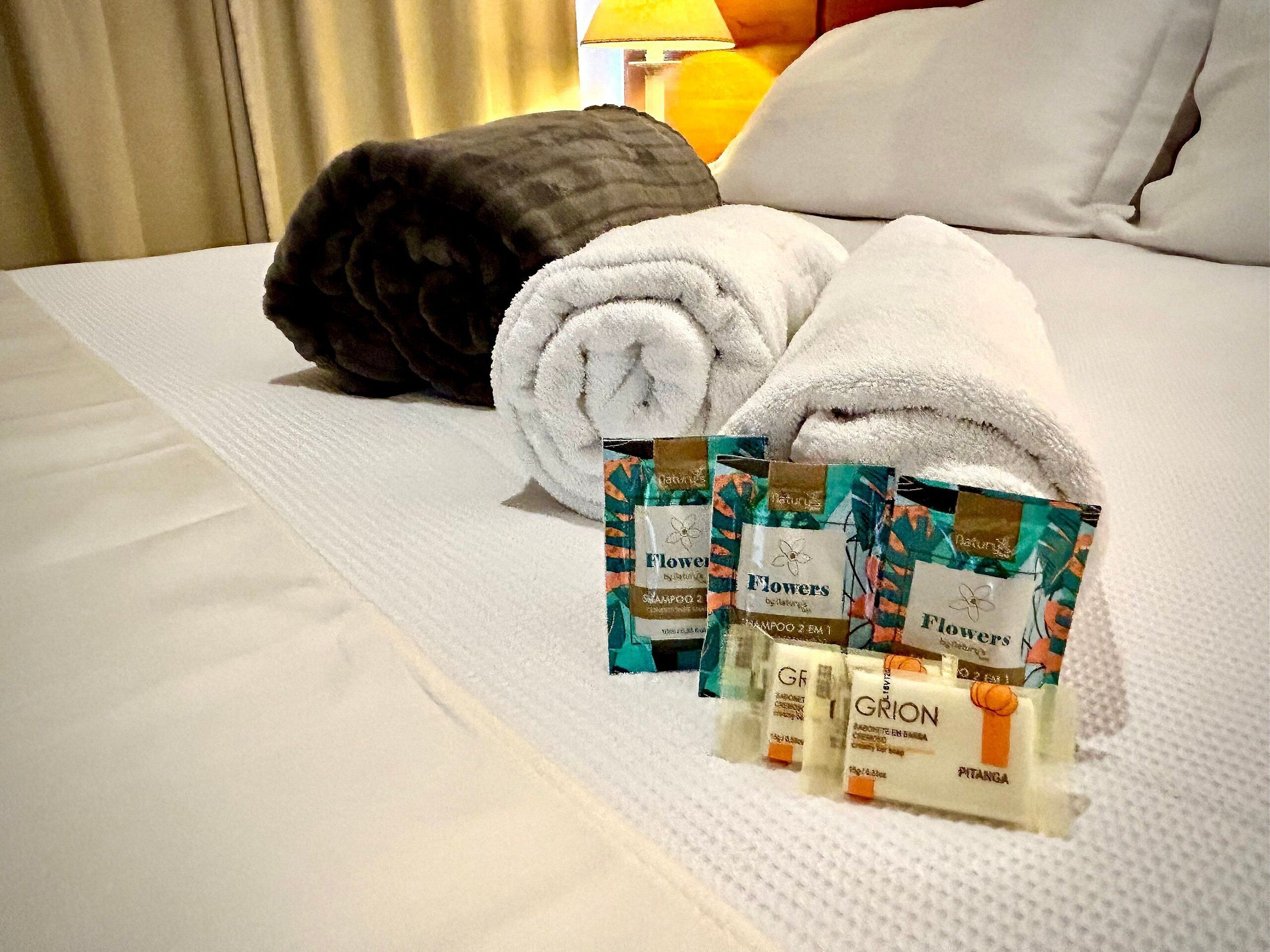 Laptop workspace, blackout drapes, iron/ironing board, free WiFi