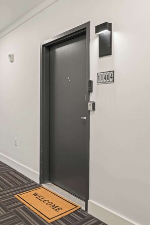 Interior - 2 Bed Loft with Balcony and City Views (Atlanta)