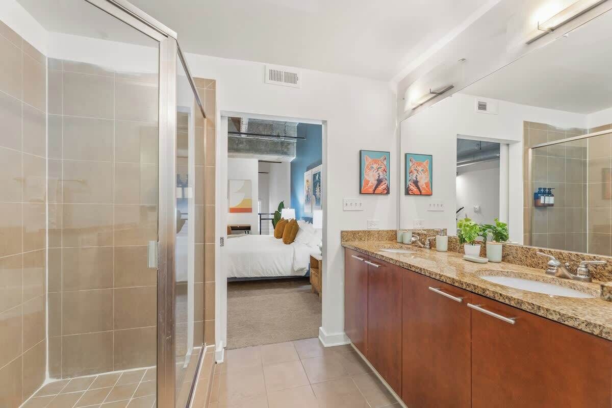 Shower, hair dryer, towels, shampoo