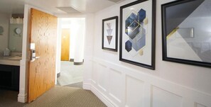 Deluxe Room | Interior - University Inn (Logan)