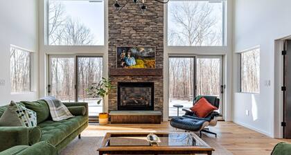 NEW: A Sleek Glass Walled Retreat in Narrowsburg