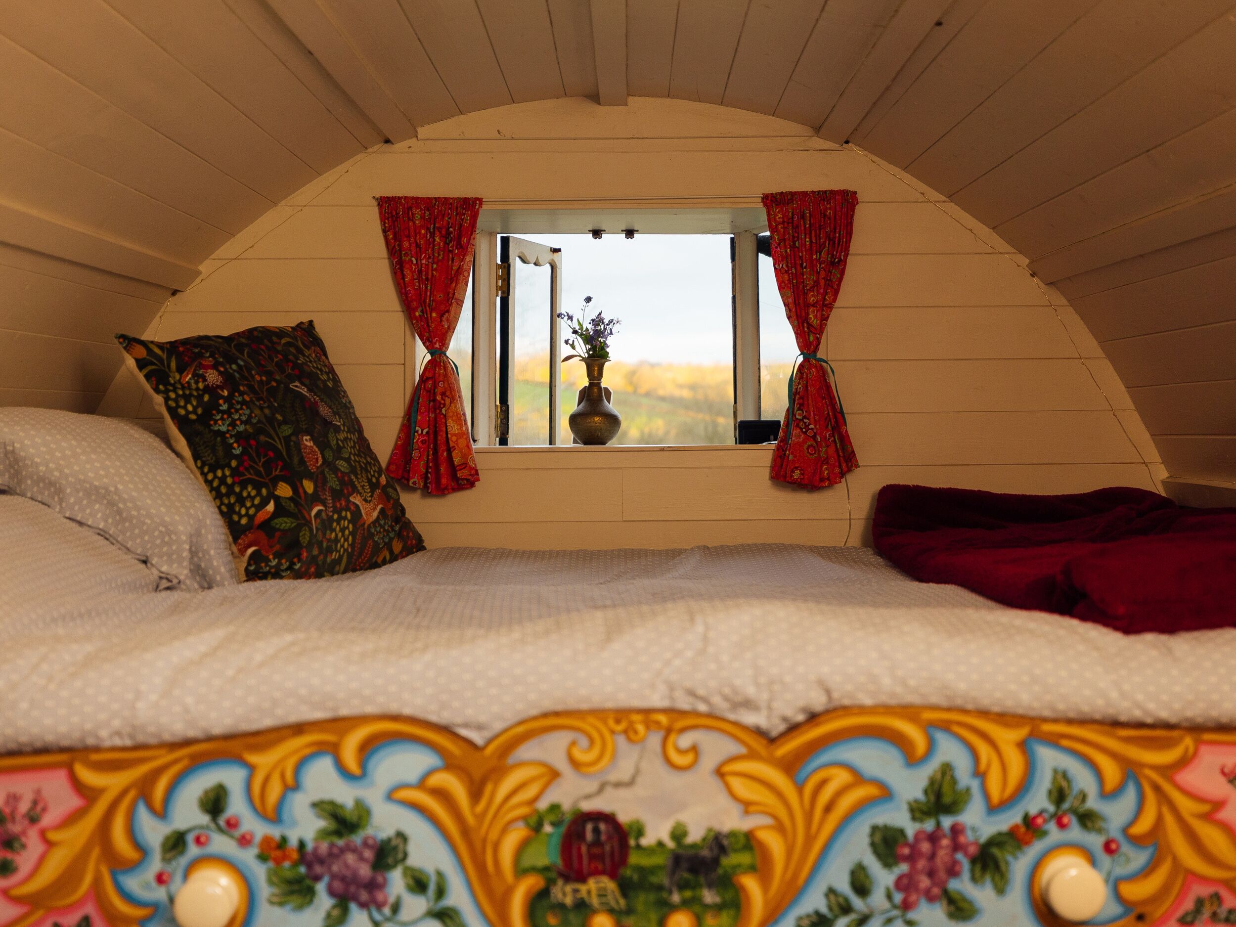 2 bedrooms, individually decorated, individually furnished