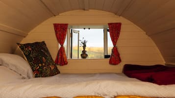 2 bedrooms, individually decorated, individually furnished