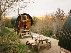Outdoor dining - Goldfinch (Launceston)