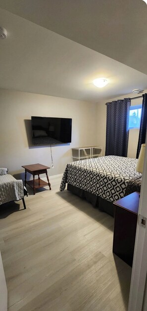 مكواة/لوح كي وواي فاي مجانًا وملاءات أسرّة