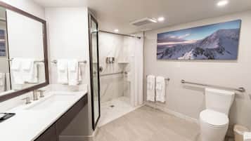 Leilighet – deluxe, fjellutsikt | Bad | Håndklær