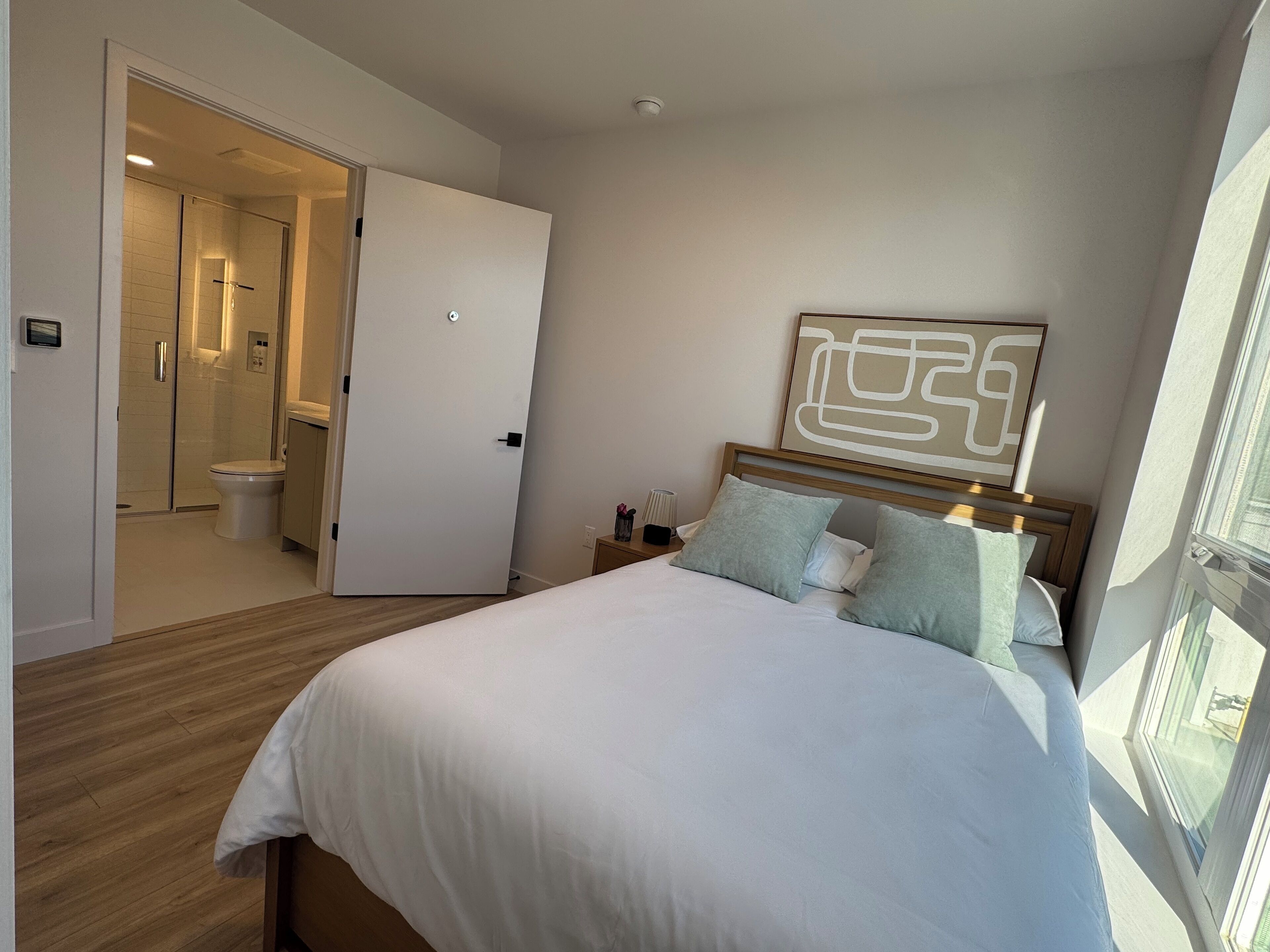 5 chambres, fer et planche à repasser, Wi-Fi, draps fournis