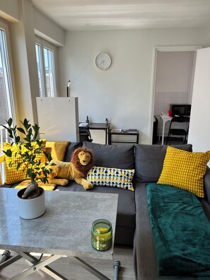 Living area - Apartment near Paris - Ideal for families and professionals (La Garenne-Colombes)