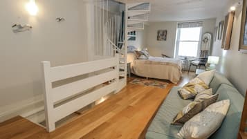 Cottage | 2 bedrooms, individually decorated, individually furnished, free WiFi