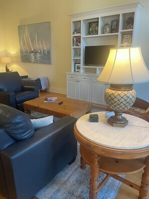 Télévision, cheminée