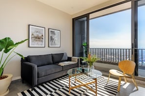 TV, offices - w* | Royal 2BR apts w/ sunlit views of Cuauhtémoc (Ciudad de México)