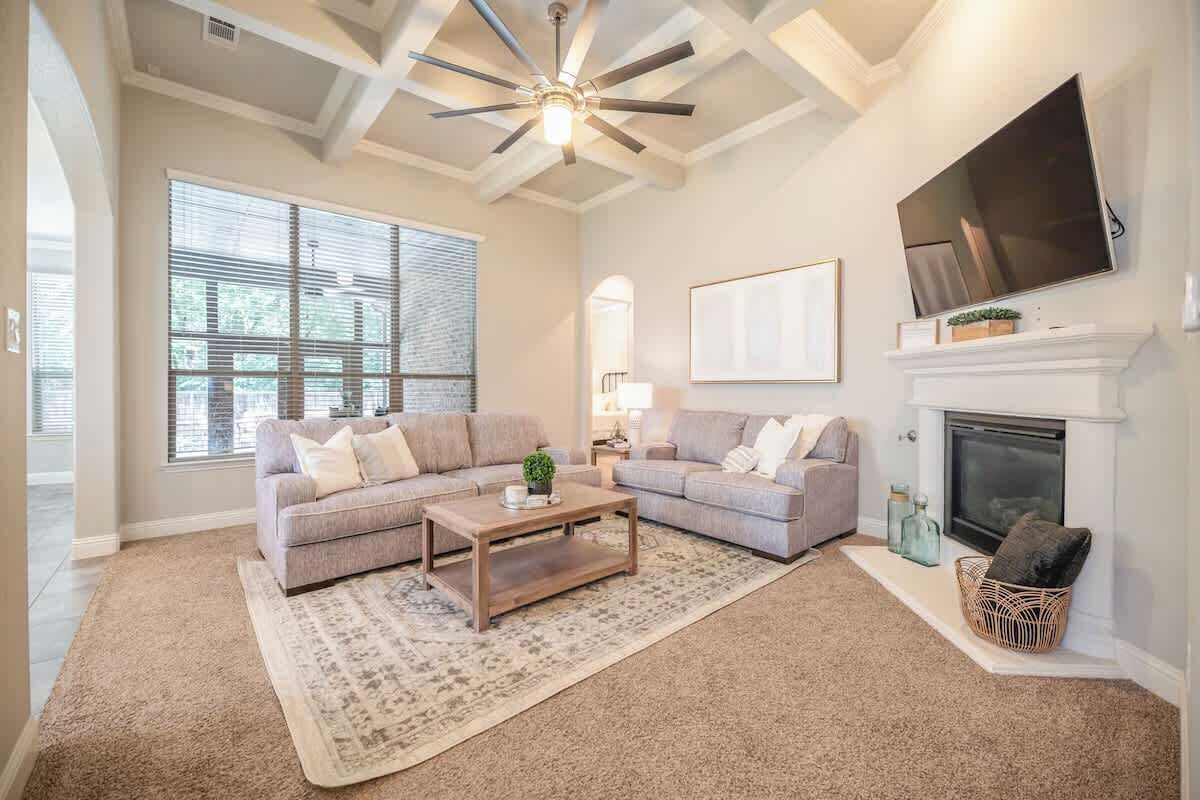 TV, fireplace, offices