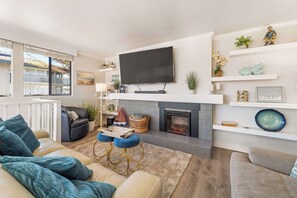 TV, fireplace, offices