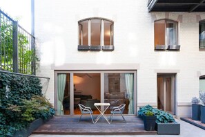 Outdoor dining - Casa D`Oro beutiful maisonette Apartment (Berlin)