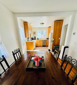 Interior - Beautiful home with Hudson River views & adjacent rushing waterfall in Hyde Park (Hyde Park)