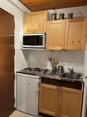 Unclassified image, 4 of 9, button - 30m from ski slopes, 5th floor, tv, 31m², Vars (Vars)