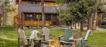 Buffalo Bliss - Magical Riverfront Cabin, Peaceful, & Fire Pit!