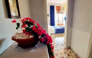 Iron/ironing board, bed sheets - House at the Castle (Maiori)