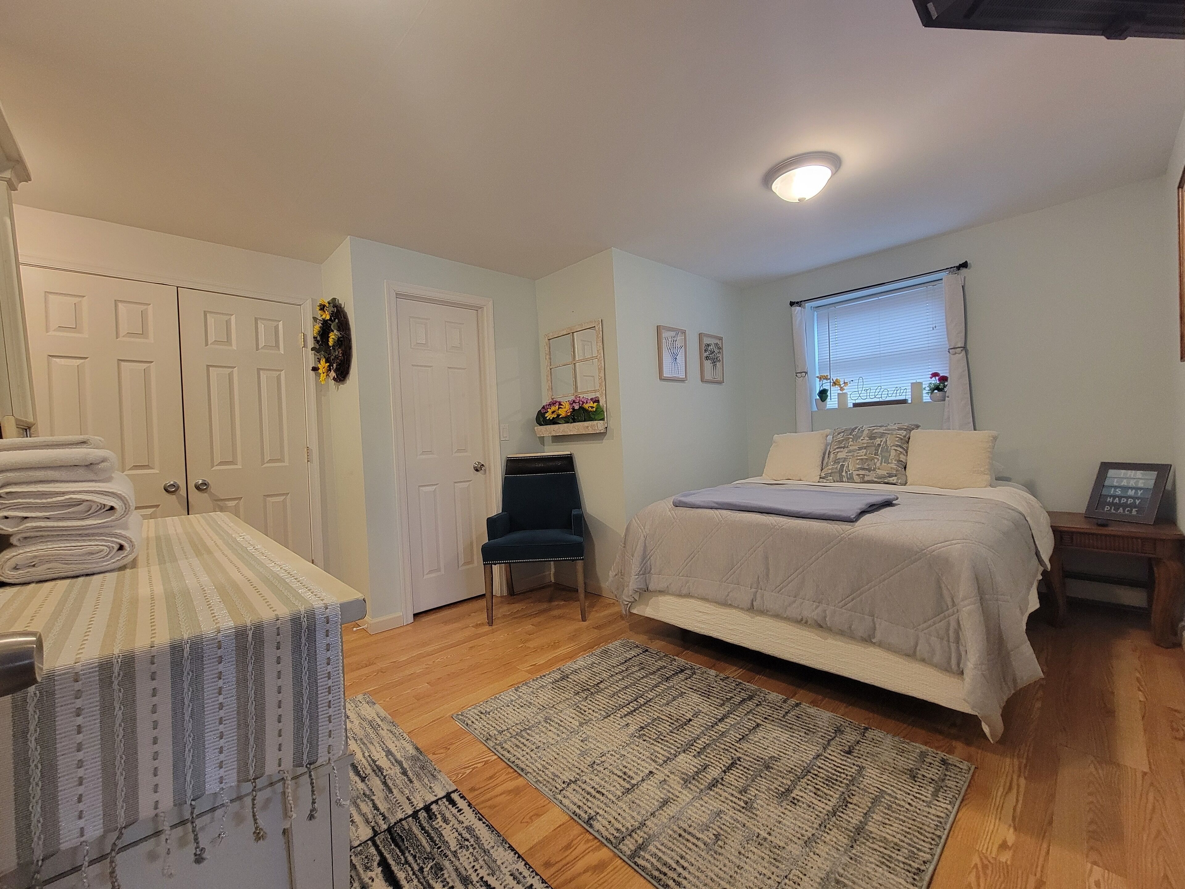 1 bedroom, desk, iron/ironing board, travel cot
