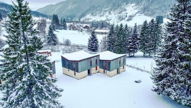 Unclassified image, 1 of 10, button - Swimming pool, parking, ski locker, 32m², Lélex (Lélex)