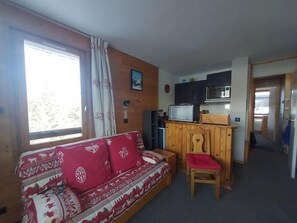 Living area - 2nd floor, balcony, ski locker, 27m², Valmorel (Valmorel)