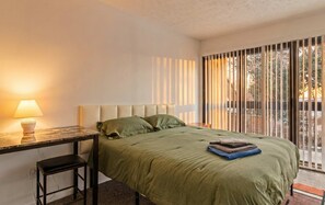 3 bedrooms, desk, iron/ironing board, WiFi