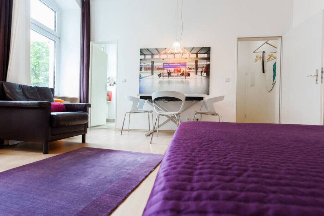 Desk, iron/ironing board, WiFi, bed sheets