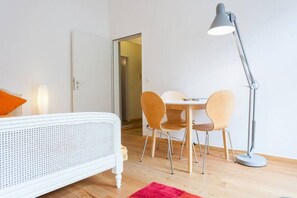 Interior - 1st of May Studio Apartment (Berlin)