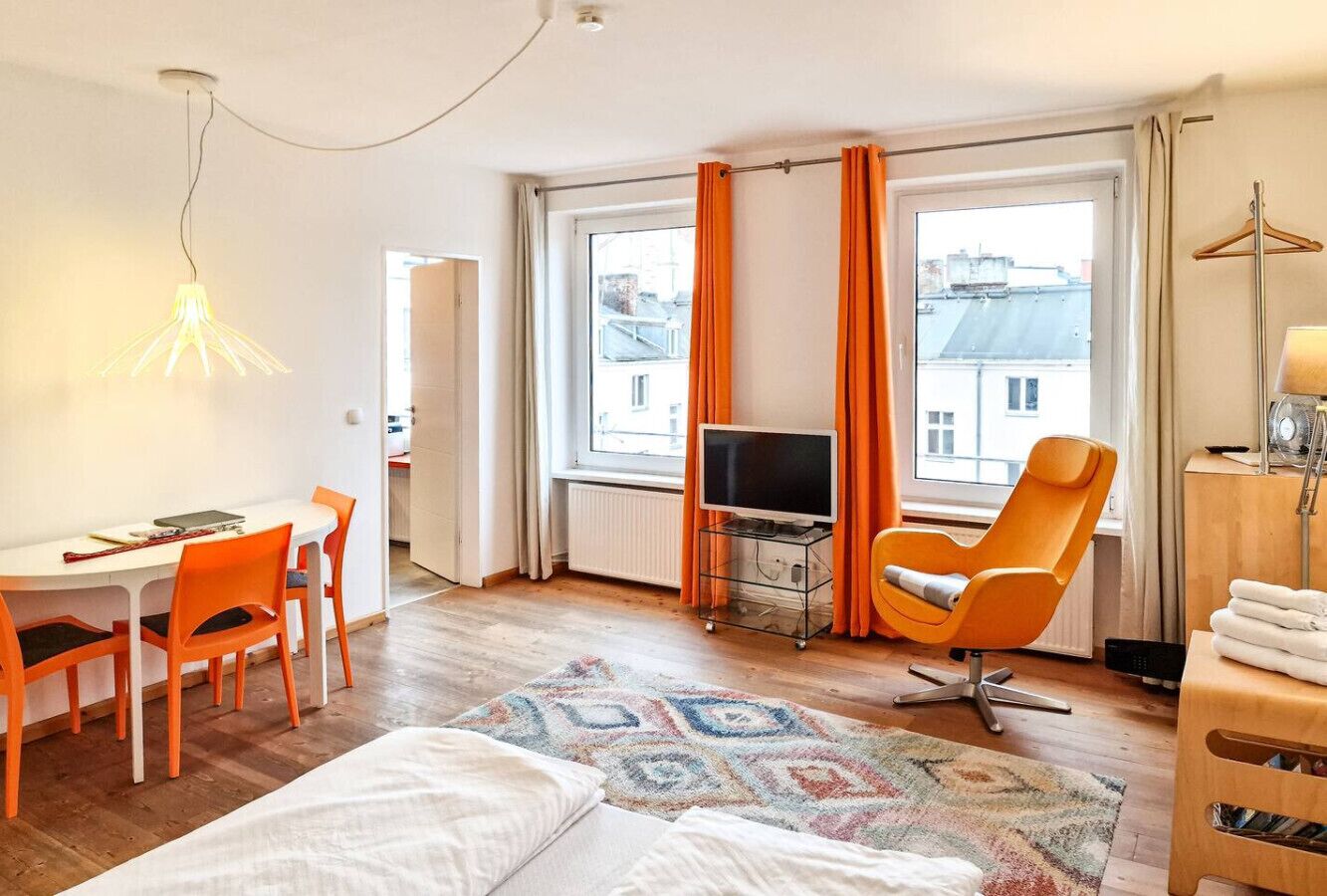 Desk, iron/ironing board, WiFi, bed sheets