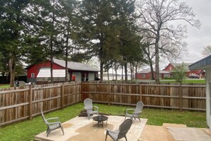 Property grounds - Bring Your Boat! Family-Friendly Gem on Grand Lake (Grove)