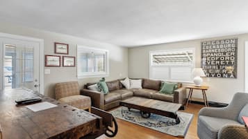 TV, DVD-spiller og bordtennis