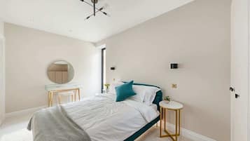 2 bedrooms, iron/ironing board, travel cot, WiFi