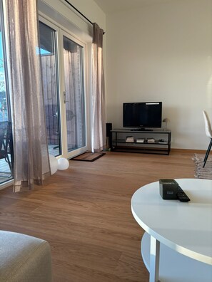 Smart-TV, bøker, PC-skjermer og printere